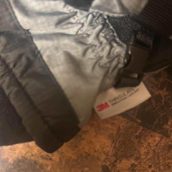 Hurley boys snow ❄️ gloves 3M Thinsulate insulation durable all weather - Picture 3 of 3